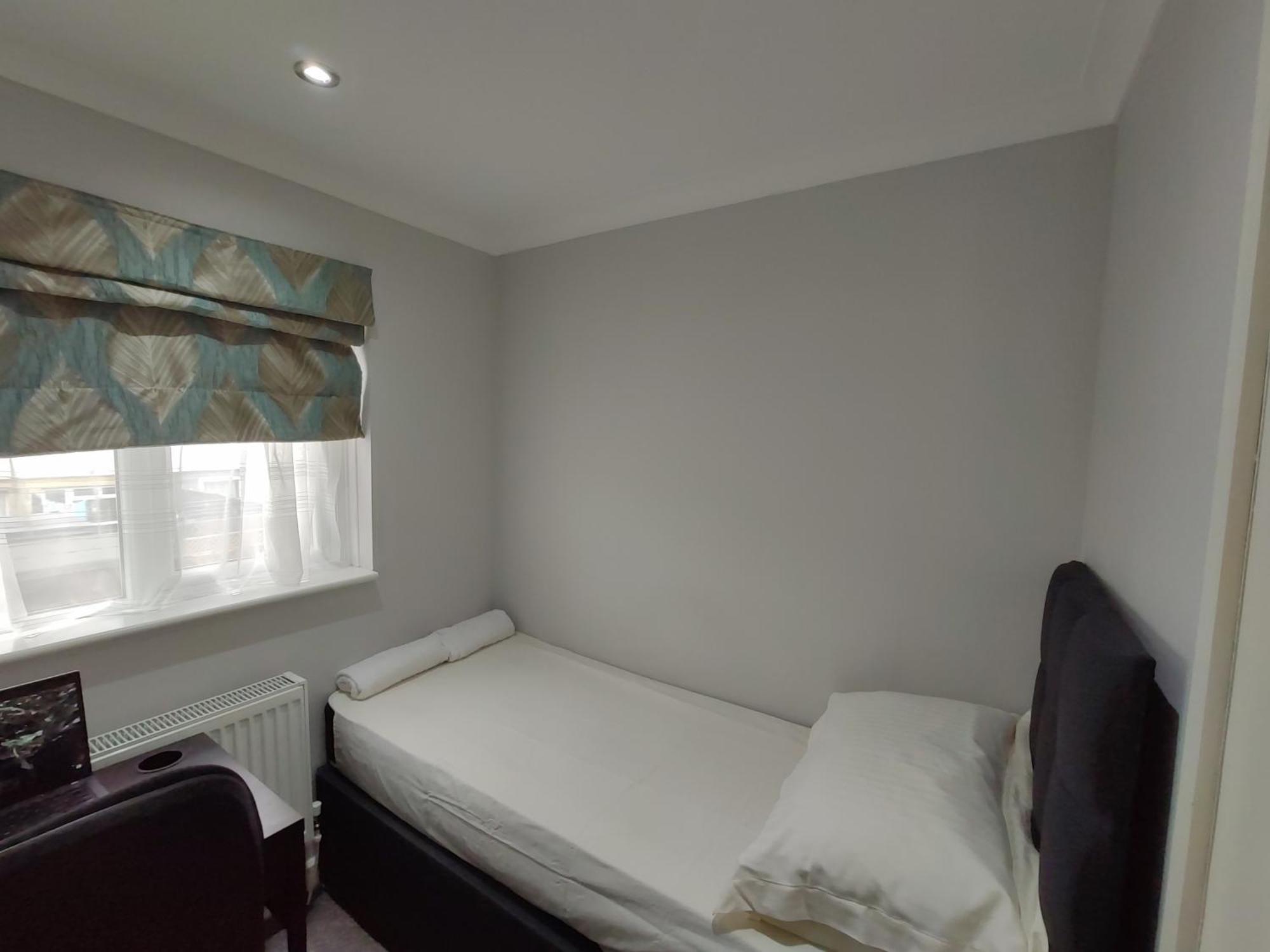 Elegant 3-Bedroom Home, Sleeps Up To 5 Guest. South Ockendon エクステリア 写真