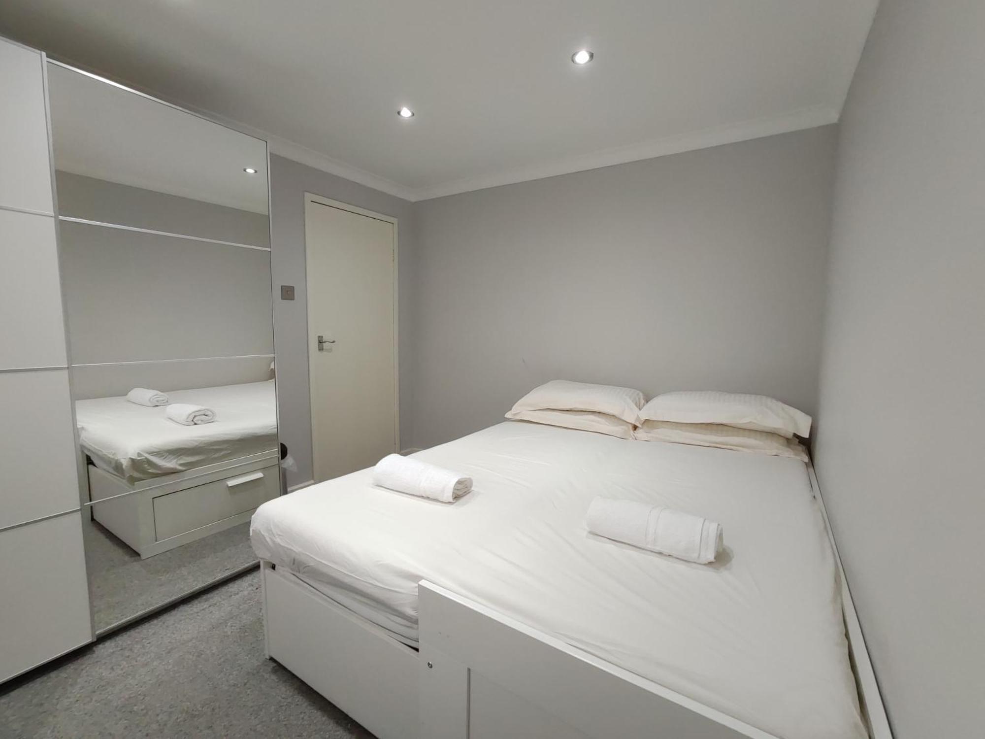Elegant 3-Bedroom Home, Sleeps Up To 5 Guest. South Ockendon エクステリア 写真